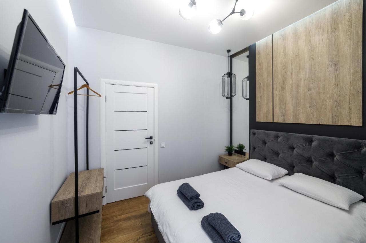 Royal Apartment On Hmelnytskogo 37 Lviv Extérieur photo